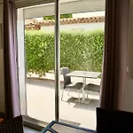 Frühstückspension Mas La Farelle D'hote,fitness & Salle De Jeux Gratuite & En Supplement 4*