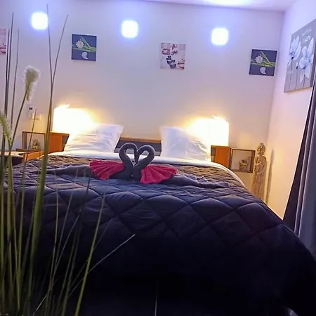 Mas La Farelle D'hote,fitness & Salle De Jeux Gratuite & En Supplement Bed & Breakfast