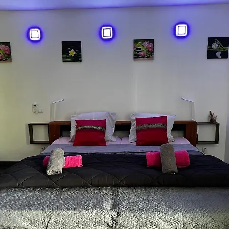 Mas La Farelle D'hote,fitness & Salle De Jeux Gratuite & En Supplement Bed & Breakfast *
