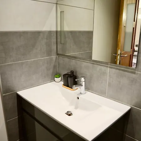 Couette-café D'hote,fitness&billard Gratuit&spa Mas La Farelle