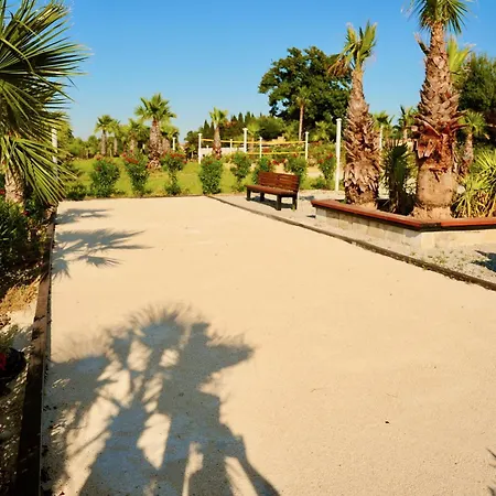 Couette-café D'hote,fitness&billard Gratuit&spa Mas La Farelle