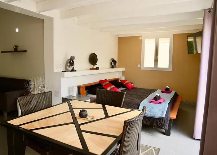 Oda ve Kahvaltı Mas La Farelle D'hote,fitness & Salle De Jeux Gratuite & En Supplement Nîmes