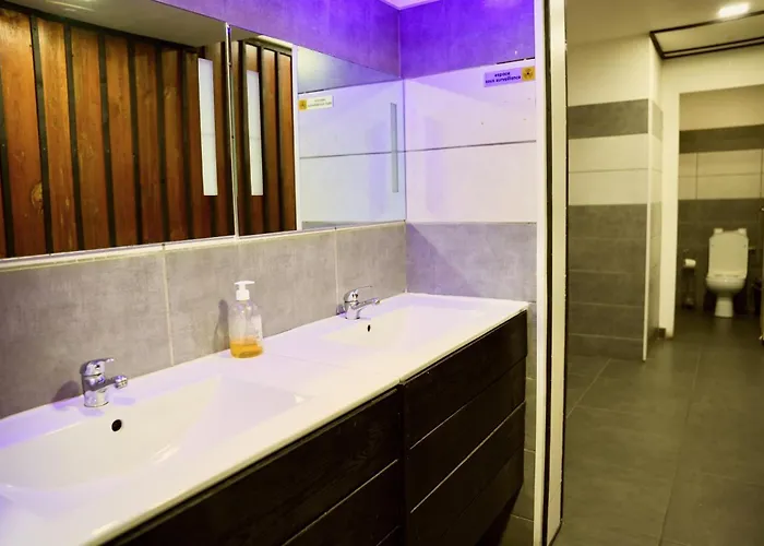 Bed & Breakfast Mas La Farelle D'hote,fitness & Salle De Jeux Gratuite & En Supplement Nimes