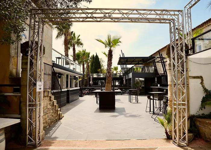 Bed & Breakfast Mas La Farelle D'hote,fitness & Salle De Jeux Gratuite & En Supplement Nimes
